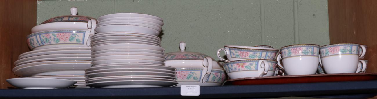 Lot 190 - A Royal Grafton Sumatra pattern part dinner service for six people