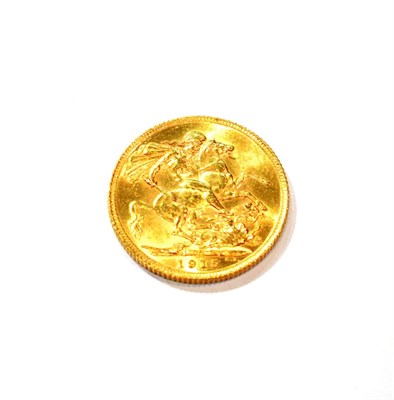 Lot 262 - A 1915 gold sovereign