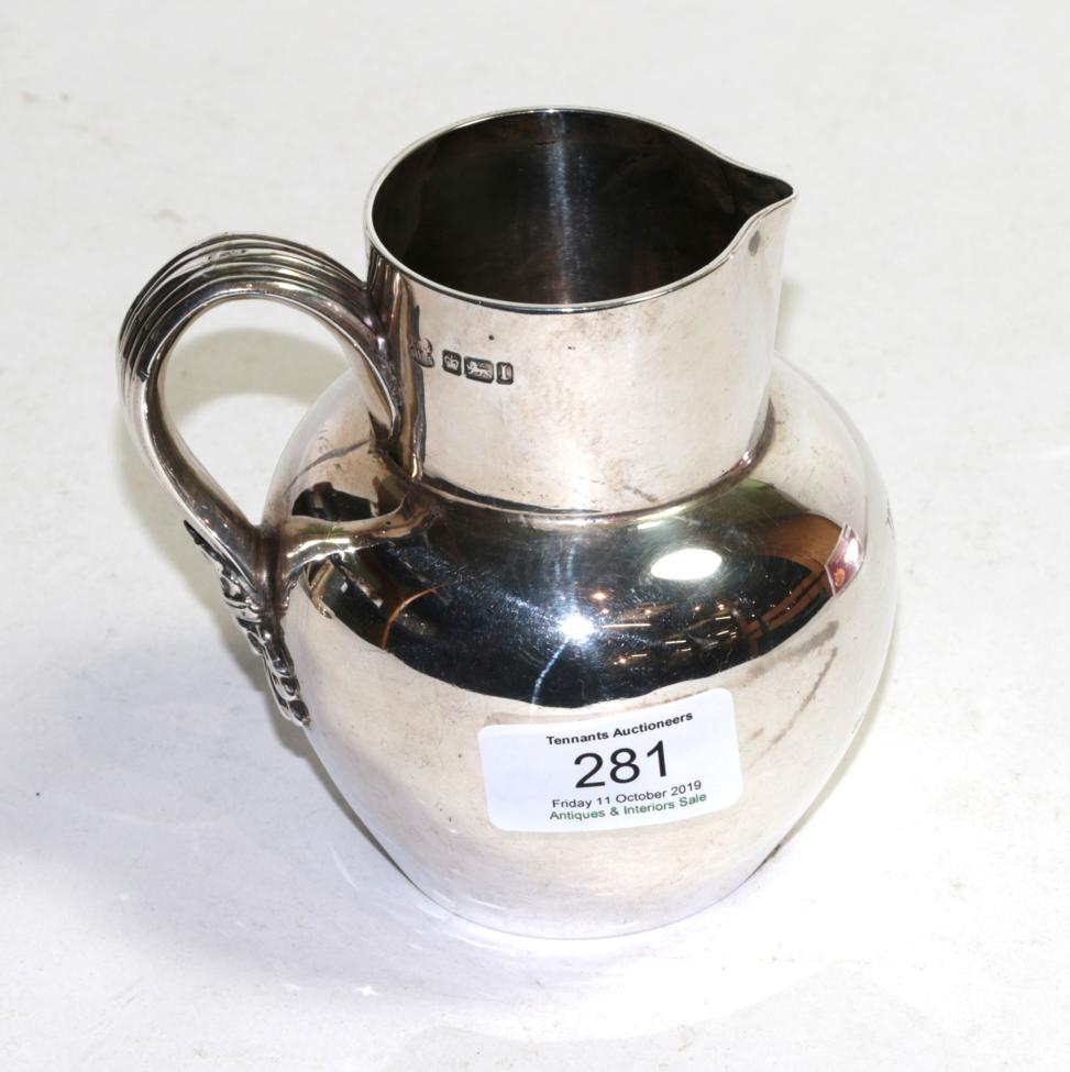 Lot 281 - A silver jug