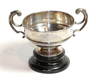 Lot 283 - A silver bowl with presentation inscription