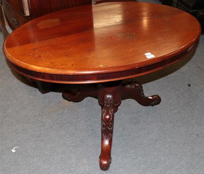 Lot 1177 - A Victorian mahogany oval breakfast table, diameter 114cm