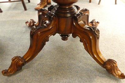Lot 1190 - A Victorian rosewood loo table