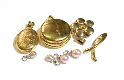 Lot 231 - Four 18 carat white gold cultured pearl pendants; two 9 carat gold lockets; a 9 carat gold...