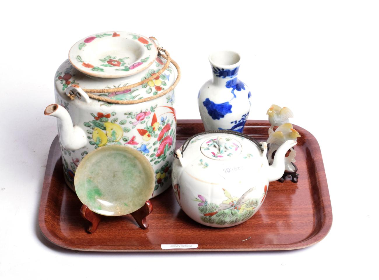 Lot 286 - Oriental items comprising: two Chinese porcelain teapots; a Chinese porcelain blue and white...