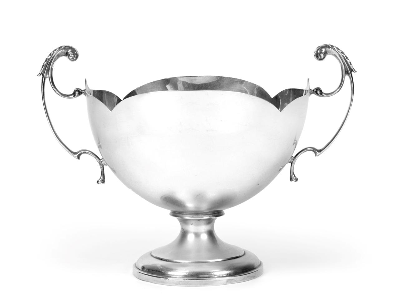 Lot 153 - A George V Silver Punch-Bowl, by Walker and Hall, Sheffield, 1916, tapering and with shaped rim, on