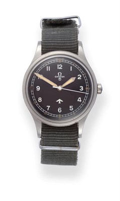 Lot 204 - A British Military Royal Air Force Stainless Steel Centre Seconds Wristwatch, signed Omega,...