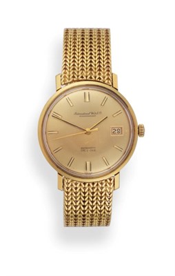 Lot 209 - An 18ct Gold Automatic Calendar Centre Seconds Wristwatch, signed International Watch Company,...