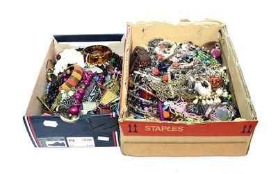 Lot 302 - A quantity of costume jewellery including beaded necklaces and other assorted bracelets,...