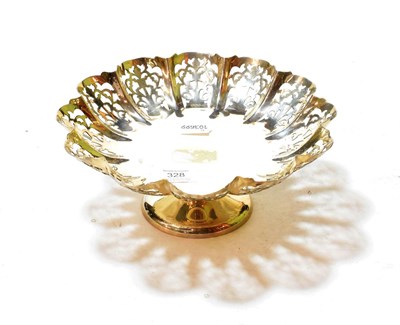 Lot 328 - A George VI silver bowl, by Viners, Sheffield, 1939, the bowl shaped circular, pierced with foliage