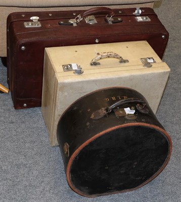 Lot 1181 - Three pieces of vintage leather luggage
