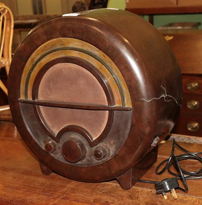 Lot 1282 - An Ekco AC 76 brown bullelite cased radio