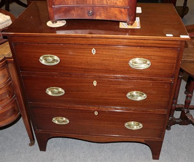 Lot 1297 - A George III mahogany straight-fronted chest of drawers, 89cm wide