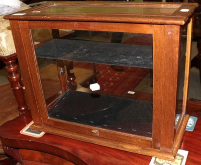 Lot 1302 - A 19th century mahogany counter top glazed display case