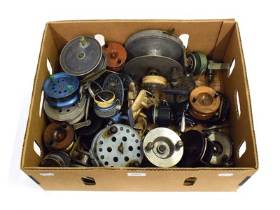 Lot 3028 - A Collection of Thirty-Two Assorted Fishing Reels, including sea, spinning, fly, trotting and other