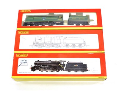 Lot 3305 - Hornby (China) OO Gauge Locomotives R2220 BR 4-6-2 Battle of Britain Class 92 Squadron 34081...