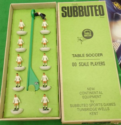 Lot 3512 - Subbuteo Various 1970's Items including teams: AC Milan, Leeds U, Chile and Arsenal (all...