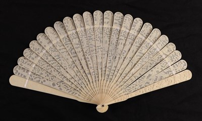 Lot 1102 - A circa 1840's Chinese carved ivory brisé fan, Qing Dynasty, with 21 inner sticks and two...