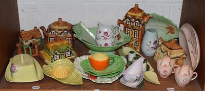 Lot 171 - A quantity of Carlton ware Australia pattern ceramics including various Cottage wares by Price...
