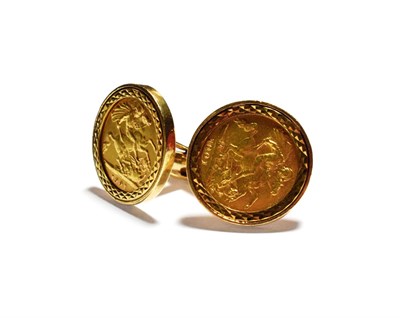Lot 188 - A pair of 9 carat gold loose mounted half sovereign cufflinks, both dated 1901