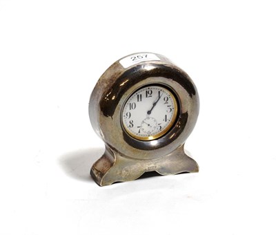 Lot 257 - A silver cased desk timepiece