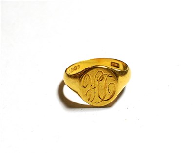 Lot 351 - A 22 carat gold signet ring, finger size R