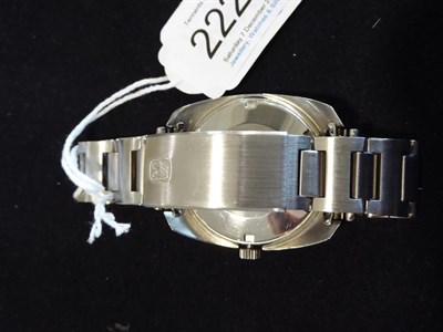 Lot 2226 - A Stainless Steel Automatic Centre Seconds Day/Date Wristwatch, signed Girard Perregaux, model:...