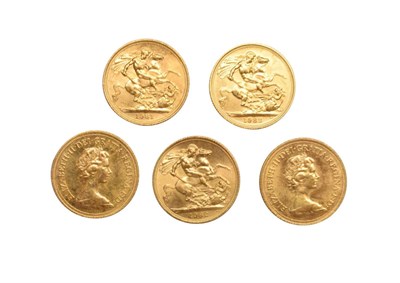 Lot 2064 - Elizabeth II (1952-), Sovereigns (5), 1981 (3) and 1982 (2), second bust (S.SC1). Good...