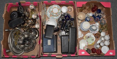 Lot 1130 - A quantity of plated ware and ceramics