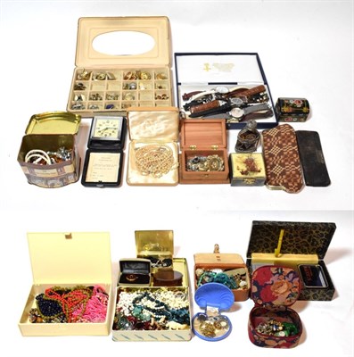 Lot 209 - A quantity of costume jewellery including beaded jewellery; bracelets; brooches; earrings;...