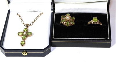 Lot 277 - A 9 carat gold cultured pearl and peridot cluster ring, finger size O; a 9 carat gold peridot ring