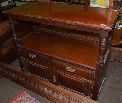 Lot 528 - A Victorian walnut dumb waiter