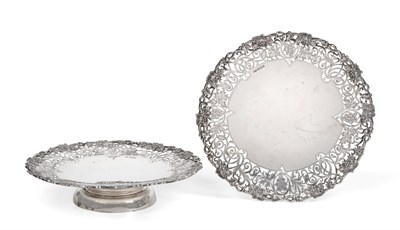 Lot 3122 - A Pair of Elizabeth II Silver Dessert-Stands, by Edward Viner, Sheffield, 1952 and 1954, each...