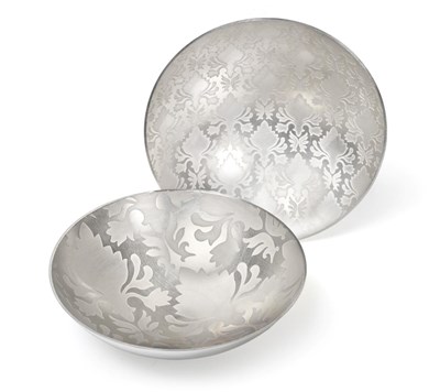 Lot 3165 - A Pair of Elizabeth II Silver Bowls, by Siân Matthews, London, 2005, each circular and etched with