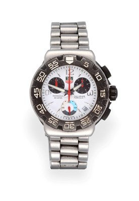 Lot 3203 - A Stainless Steel Calendar Chronograph Wristwatch, signed Tag Heuer, Professional 200 Meters,...