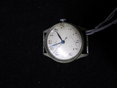 Lot 3206 - A World War II Period Centre Seconds Wristwatch, signed Omega, circa 1943, (calibre 30T2PC)...