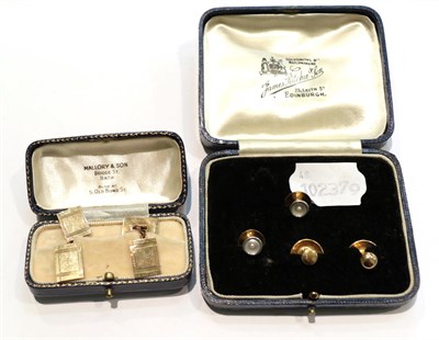 Lot 369 - A pair of 9 carat gold cufflinks and four 9 carat gold dress studs