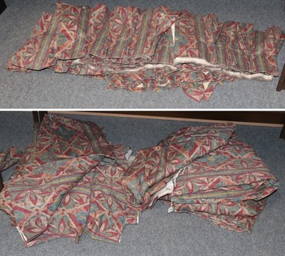 Lot 421 - A quantity of curtains and pelmets approximately 220cm by 92cm