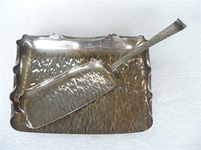 Lot 1468 - A Hukin & Heath Electroplated Crumb Scoop and Tray, model No.4414, rectangular textured finish,...