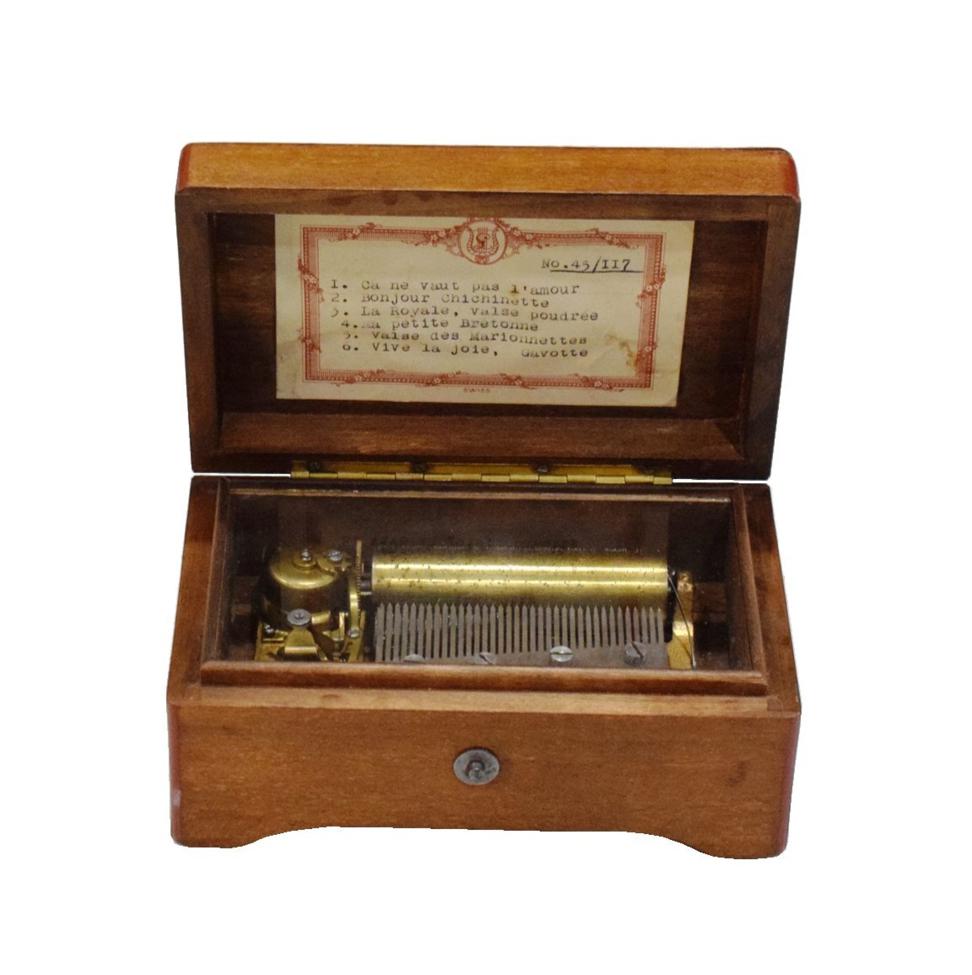 Lot 3068 - A Small Tabatiére Musical Box, Playing six Airs, serial no. 117, Gamme no. 45, with captive...
