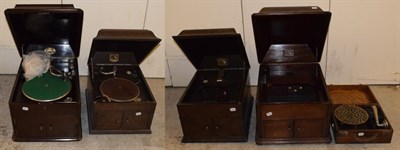 Lot 3088 - A Good New Hines Re-Entrant Gramophone, with Hines soundbox, electric turntable lamp, speed...