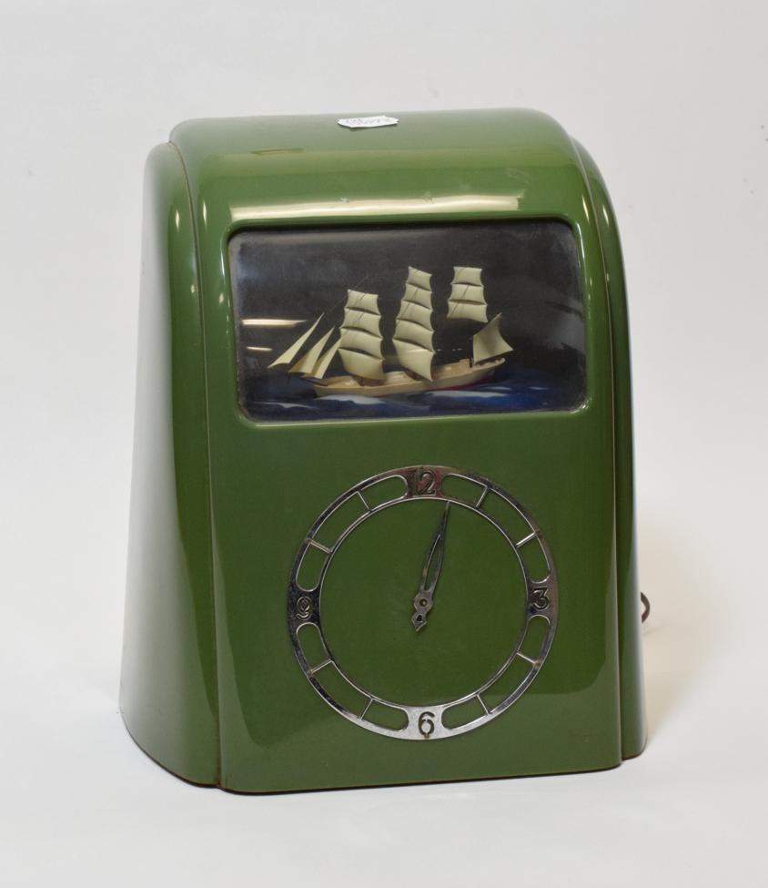 Lot 3146 Vitascope green Bakelite with clock (lacks