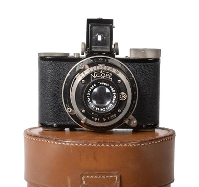 Lot 3171 - Nagel Pupille Camera with Carl Zeiss Jena Tessar f3.5 50mm lens, in leather case
