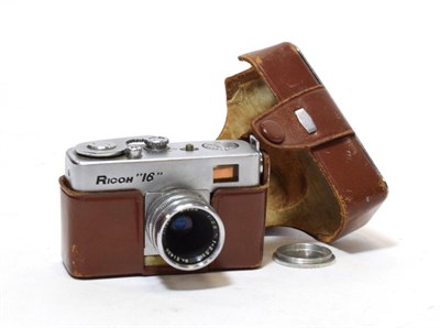 Lot 3178 - Ricoh 16 Camera in leather case