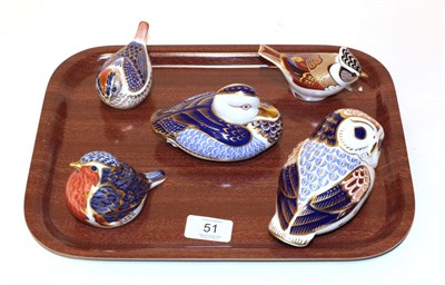 Lot 51 - A Royal Crown Derby Imari palette Owl paperweight; a Duck; and three other birds (5)