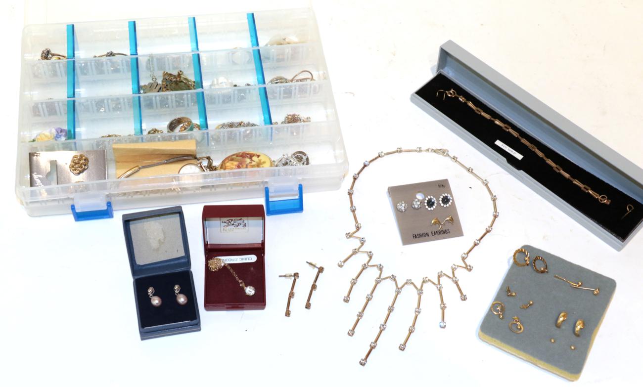 Lot 205 - A quantity of jewellery including 9 carat gold pendants and chains, bracelets, rings and...