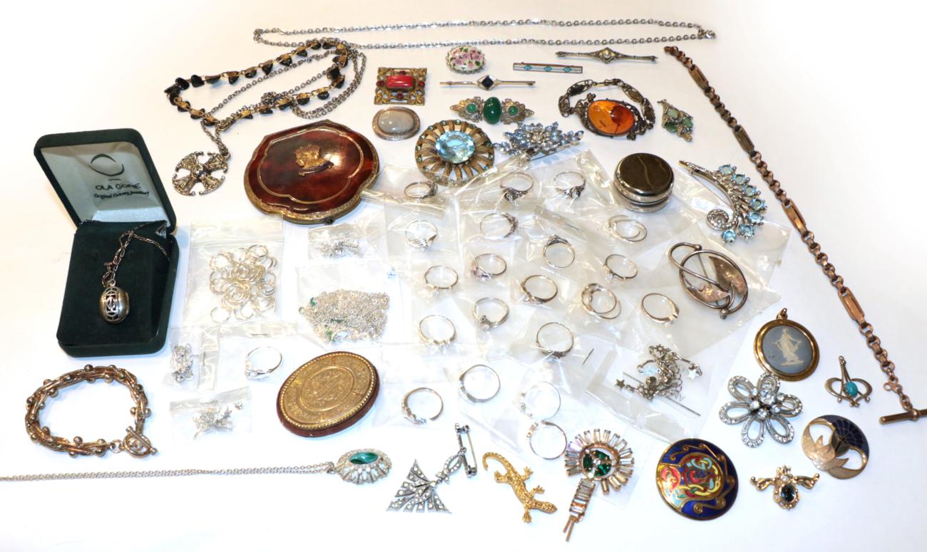 Lot 220 - A small quantity of costume jewellery to include silver rings, brooches, a compact, pendant on...