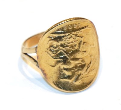 Lot 308 - A full sovereign ring dated 1895, finger size W1/2 (worn)