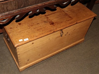 Lot 572 - A late 19th century pine blanket box