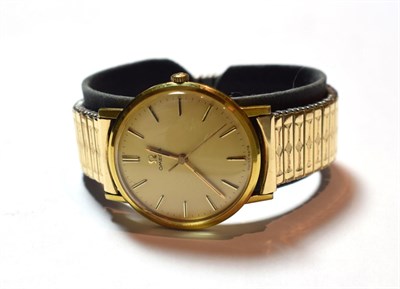 Lot 47 - A gent's gold plated Omega wristwatch, circa 1975