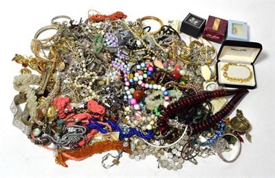 Lot 163 - A quantity of costume jewellery including beaded necklaces, pendants, earrings, brooches,...
